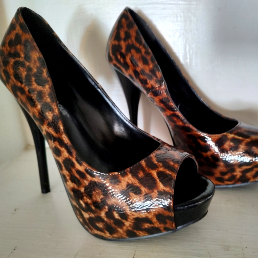 1.5" platform cheetah print peekaboo toe heels patent leather